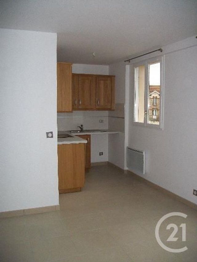 Appartement Studio à louer - 1 pièce - 34.23 m2 - COULOMMIERS - 77 - ILE-DE-FRANCE - Century 21 A.S.M.